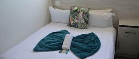 Business Room | 4 bedrooms, desk, free WiFi, bed sheets