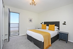 3 habitaciones, decoración personalizada y muebles diferentes