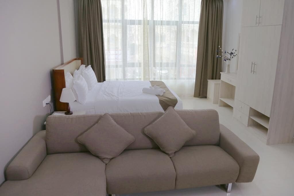 deluxe studio | living area | led tv