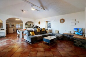 TV - Villa St Leu sea view and pool 5 min from the Lagoon (Saint-Leu)