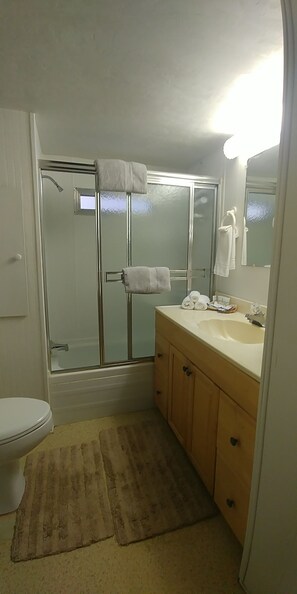 Combined shower/bathtub, hair dryer, towels, soap - Entire 2 Bedroom Fishing Trailer on  island, use of Boat Dock , marina, and WIFI (Chokoloskee)