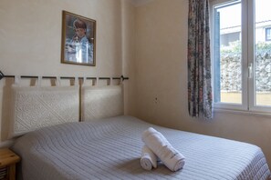 Apartamento, 2 quartos | 2 quartos, individualmente decorados, individualmente mobiliados