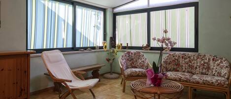 Appartement, 2 chambres | Coin séjour