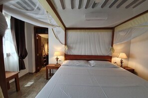 In-room safe, iron/ironing board, travel crib, free WiFi