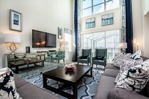 Villa, 5 Bedrooms | Living area