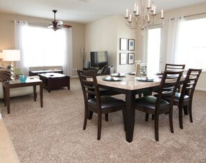 Condo, 3 habitaciones | Restaurantes