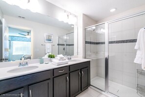 Stadtwohnung, 4 Schlafzimmer | Badezimmer | Handtücher