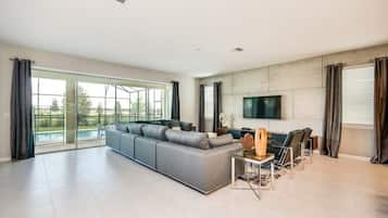 Villa, meerdere slaapkamers | Woonruimte | Televisie