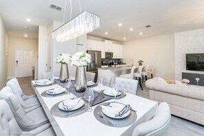 Townhome, 4 Bedrooms | Dining