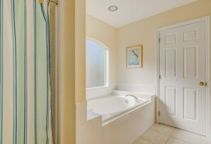 House, 4 Bedrooms | Bathroom | Towels - Game Room Private Pool & Spa! 4 Bedroom Home by RedAwning (Haines City)