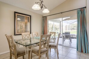 Maison, 4 chambres | Cuisine privée | Micro-ondes, lave-vaisselle