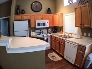 Maison, 3 chambres | Cuisine privée | Micro-ondes, lave-vaisselle