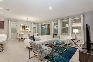Villa, 6 Bedrooms | Living room | Flat-screen TV