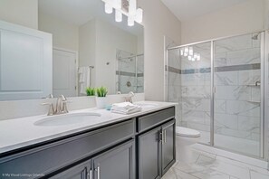Villa, varias habitaciones | Baño | Toallas 