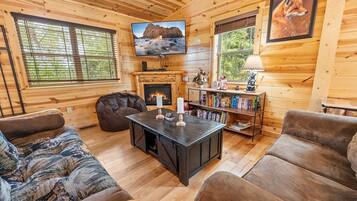 Cabin, 2 Bedrooms | Living area | TV