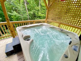 Cabin, 2 Bedrooms | Outdoor spa tub