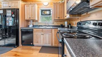 Cabin, 2 Bedrooms | Private kitchen | Fridge, microwave, oven, dishwasher