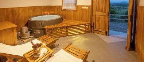 Indoor spa tub