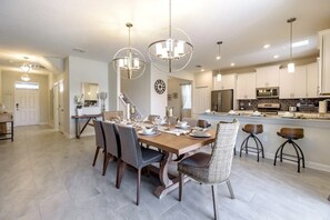 Villa, 6 Bedrooms | In-room dining