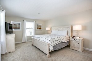 5 bedrooms, free WiFi, bed sheets - 1585tempo 5 Bedroom Home by RedAwning (Davenport)