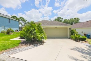 Property grounds - Serene Private Pool In Southern Dunes! 4 Bedroom Home by RedAwning (Haines City)