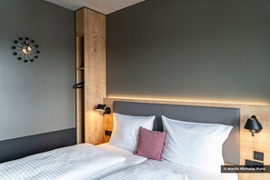 Hypo-allergenic bedding, in-room safe, desk, laptop workspace - aletto Hotel Potsdamer Platz (Berlin)