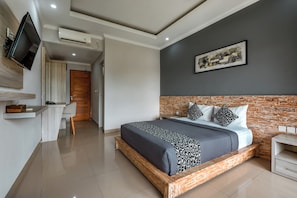 Standard Room, 1 Queen Bed | In-room safe, desk, blackout drapes, iron/ironing board - D Sarian Seminyak (Seminyak)