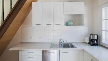 Standard Chalet, 1 Bedroom, Mountain View | Private kitchen | Fridge, stovetop, dishwasher, cookware/dishes/utensils