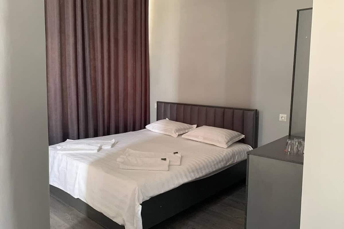 Kamar Double, Bebas Asap Rokok | Setrika/meja setrika, Wi-Fi gratis, dan seprai linen