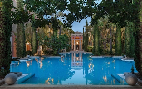 Outdoor pool, pool umbrellas, sun loungers