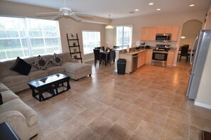 Villa, 4 Bedrooms | Living area