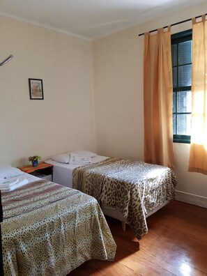 Standard Single Room | Individually decorated, individually furnished, free WiFi, bed sheets - Pousada Sayonara (Atibaia)