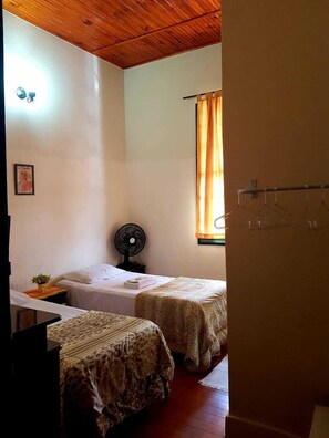 Standard Single Room | Individually decorated, individually furnished, free WiFi, bed sheets - Pousada Sayonara (Atibaia)