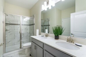 House, Multiple Bedrooms | Bathroom | Towels