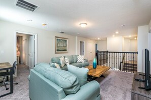 Ferienhaus, Mehrere Schlafzimmer | Wohnbereich | 30-Zoll-Fernseher mit Kabelempfang