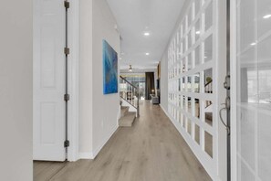 Townhome, 5 Bedrooms | Interior