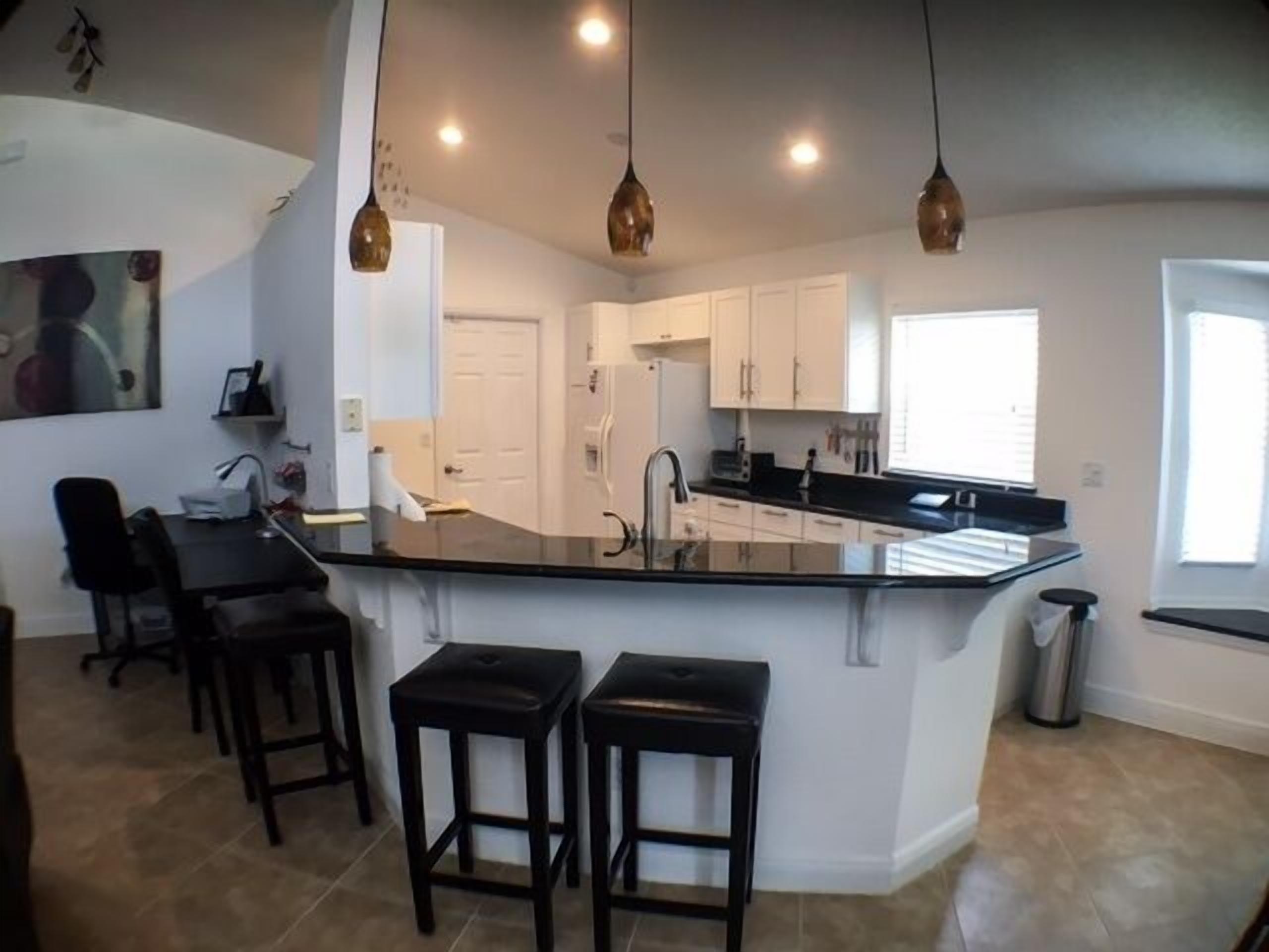 House, 3 Bedrooms | Private kitchen | Microwave, dishwasher