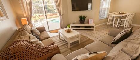 Living room | 30-inch flat-screen TV with cable channels, TV