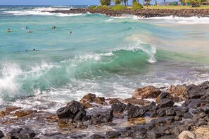 Plage, chaises longues, serviettes de plage