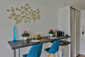 Interior - "Monplaisir", center + parking, quiet, clean, wifi, close to Universities (Lyon)