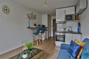 Interior - "Monplaisir", center + parking, quiet, clean, wifi, close to Universities (Lyon)