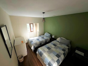 Standard Double Room, 2 Single Beds, Shared Bathroom