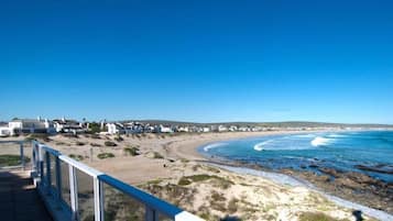 Vista para praia/oceano