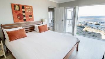 Comfort Apartment, 2 Bedrooms, Ocean View (Seagull) | In-room safe, individually decorated, individually furnished, desk