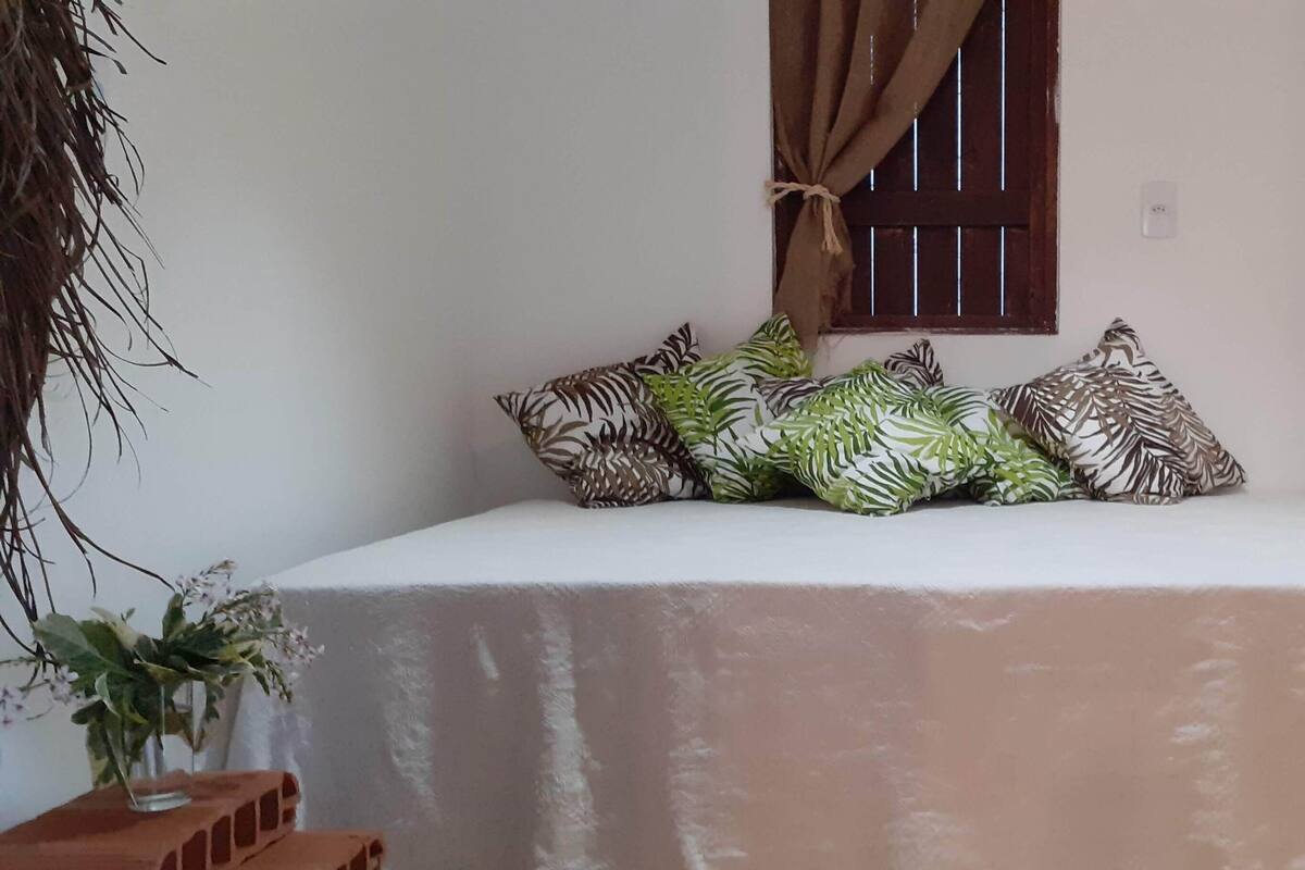Rollaway beds, free WiFi, bed sheets