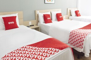 Superior Quadruple Room | Desk, iron/ironing board, free WiFi, bed sheets - Hotel Canguçu (Cangucu)