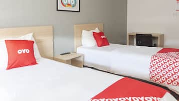 Quarto duplo superior | Escrivaninha, ferros/tábuas de passar roupa, Wi-Fi de cortesia