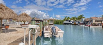 Waterfront Studio 1| Kayaks | Pool |Bay View |Wifi