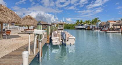 Waterfront Studio 1| Kayaks | Pool |Bay View |Wifi