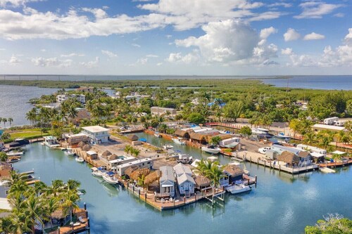 Waterfront Studio 1| Kayaks | Pool |Bay View |Wifi